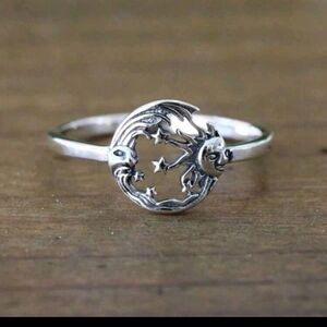 Hot Topic Silver Moon and Star Ring